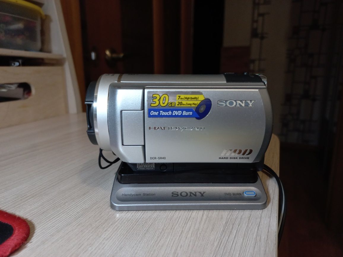 Видеокамера Sony DCR-SR40E