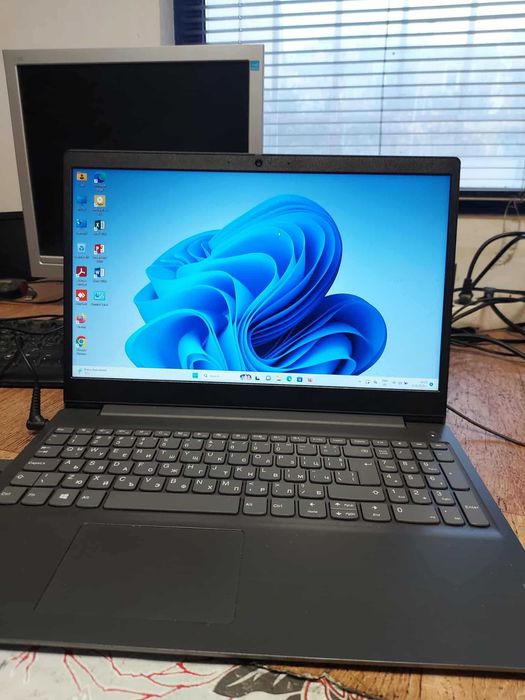 Лаптоп втора употреба Lenovo V15 intel i3-10110U, SSD 256GB, 8GB RAM