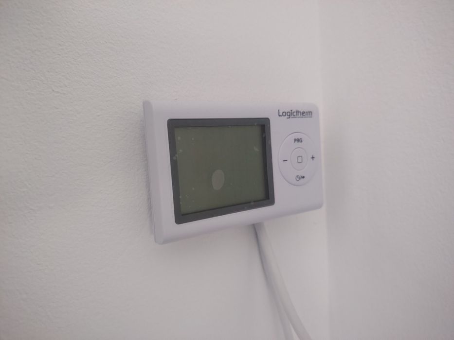Vând panou radiant Novosun 950w