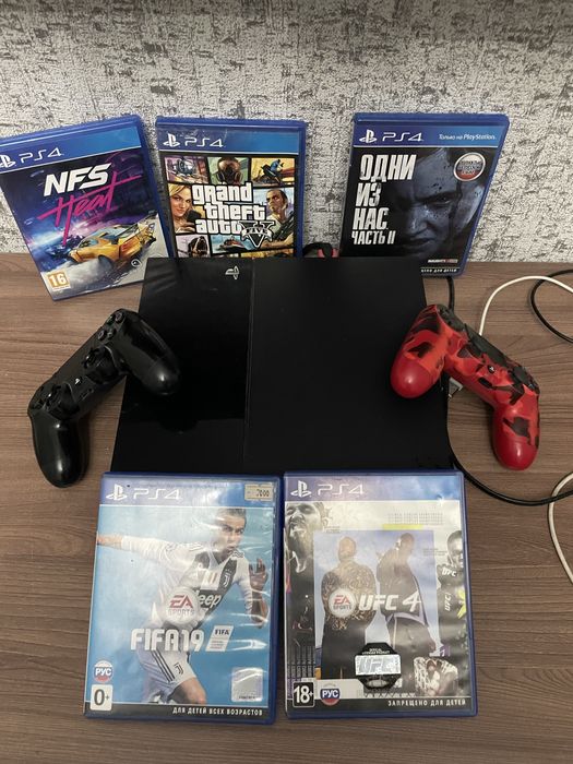 Продам Пс 4 / 2 джостика / 8 игр