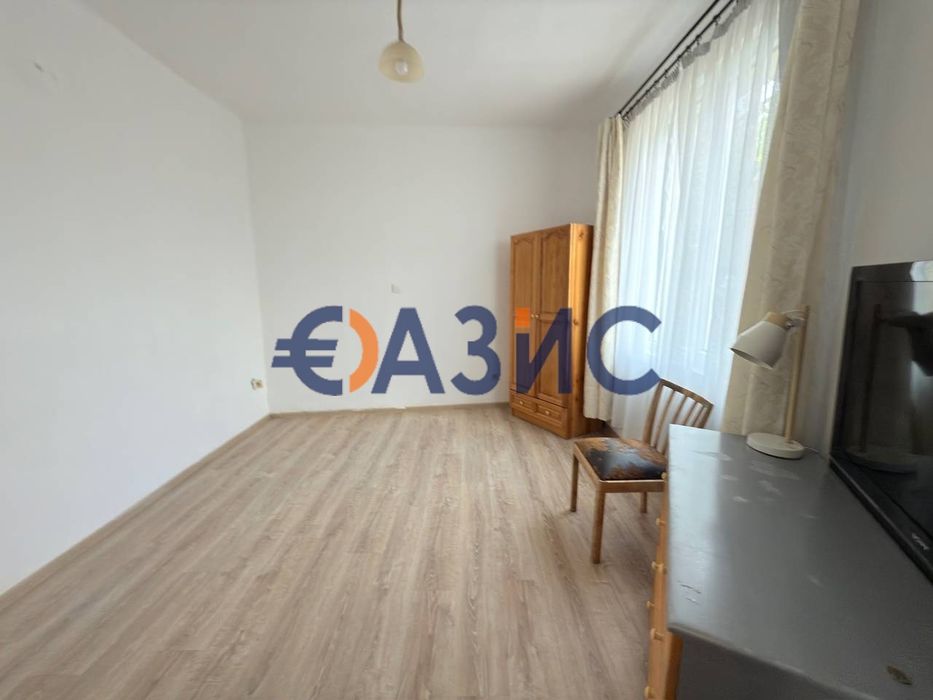 Къща с 2 спални, 75 кв.м. + 430 кв.м. двор, Средец, област Бургас,