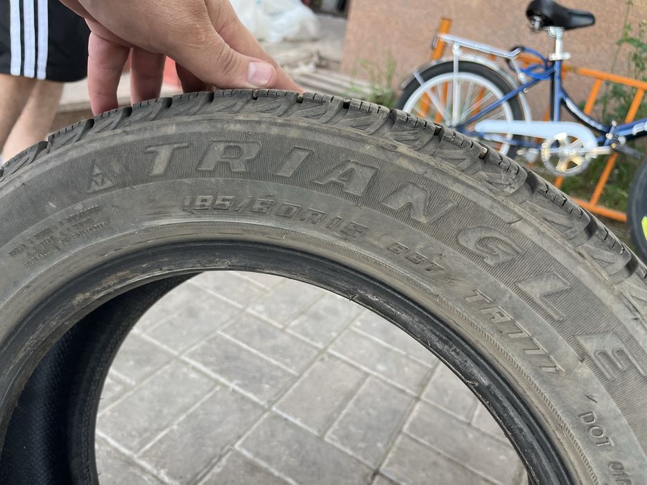 Шины 185/60/15 в отличном состоянии