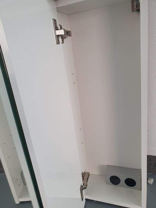 Se vinde oglinda pentru baie