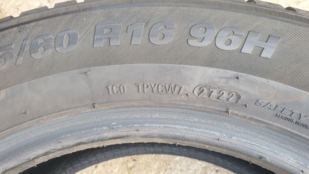 Vând set de 4 anvelope de iarnă Kumho WinterCraft WP52,