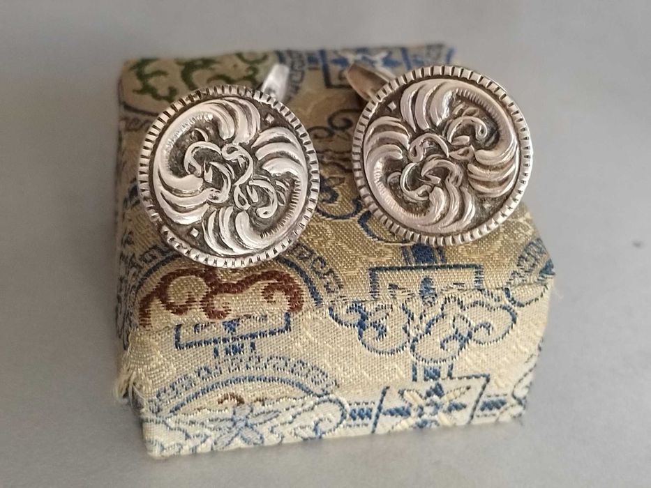 Butoni argint romania