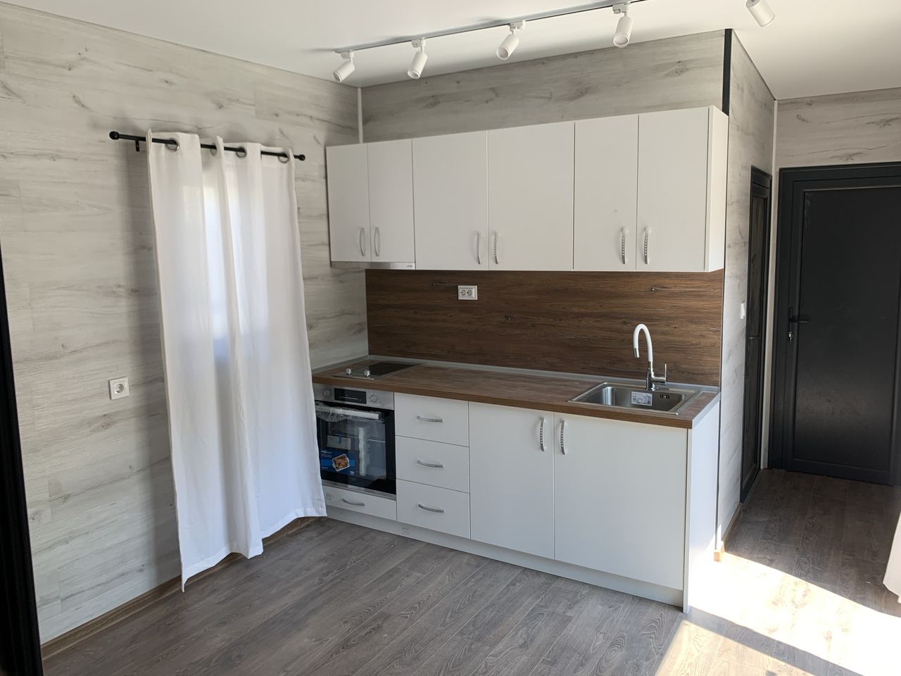 Продава се Къща в Казанлък - 21 кв.м за 677 €/кв.м - Снимка #11