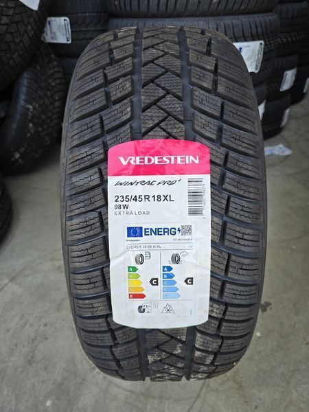 235/45/18 Vredestein 4piese