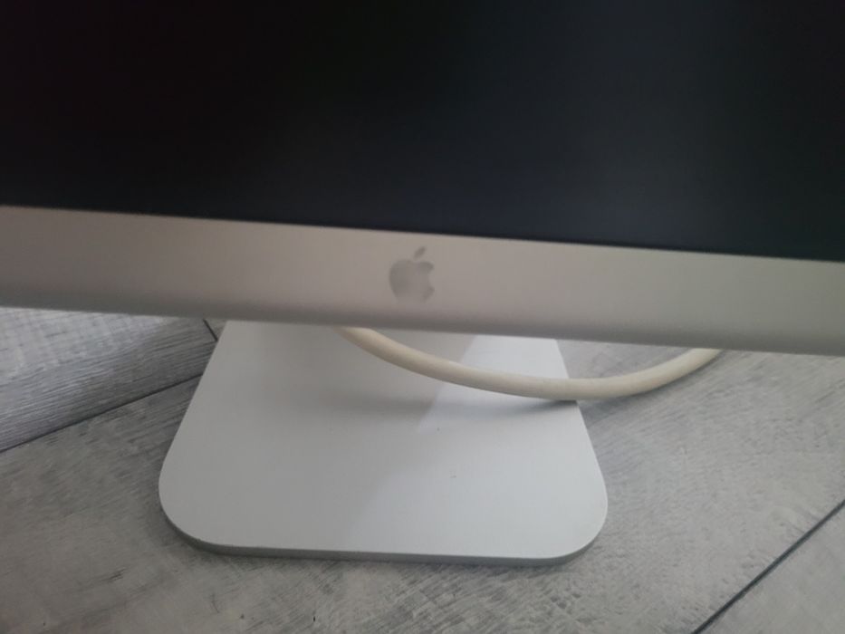 Monitor" apple computer, inc cupertino,california 95015