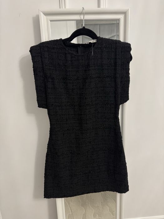 Rochie Zara cu pernite la umeri