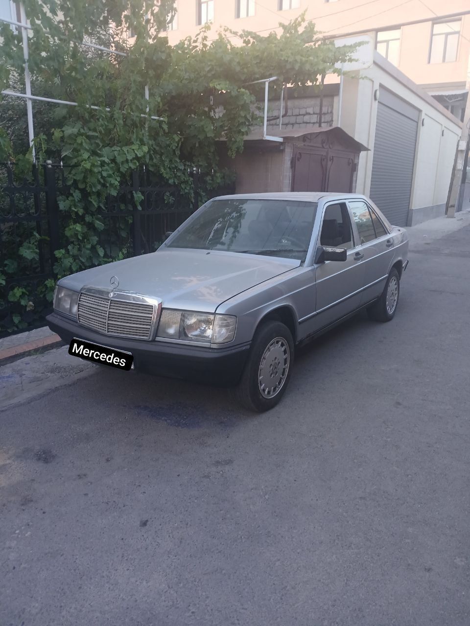 Продам Mercedes Benz 190 E