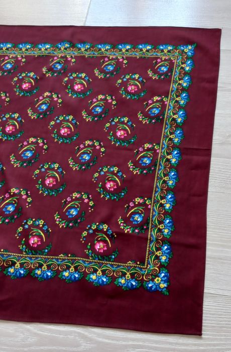 Batic traditional cu model floral