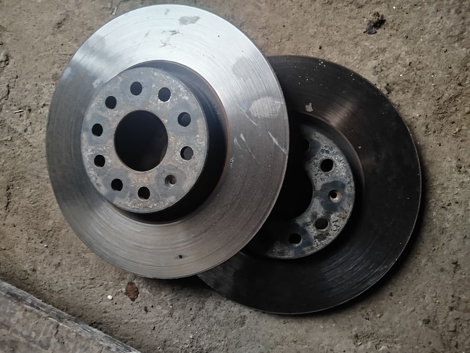 Тормозные диски передние на Ларгус