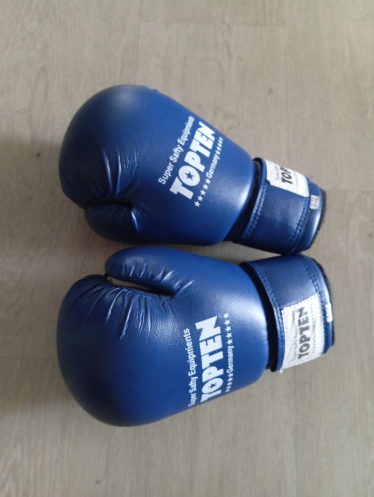 Боксерские перчатки новые