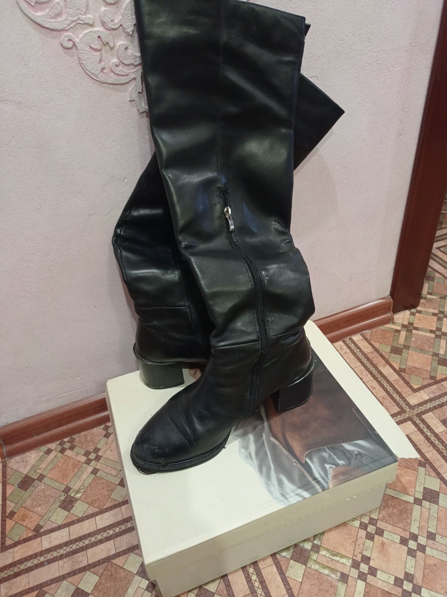 Продам зимние сапоги из натуральной кожи