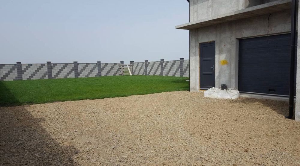 Vînd casa în radauți