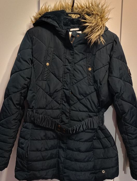 Топло зимно яке момиче