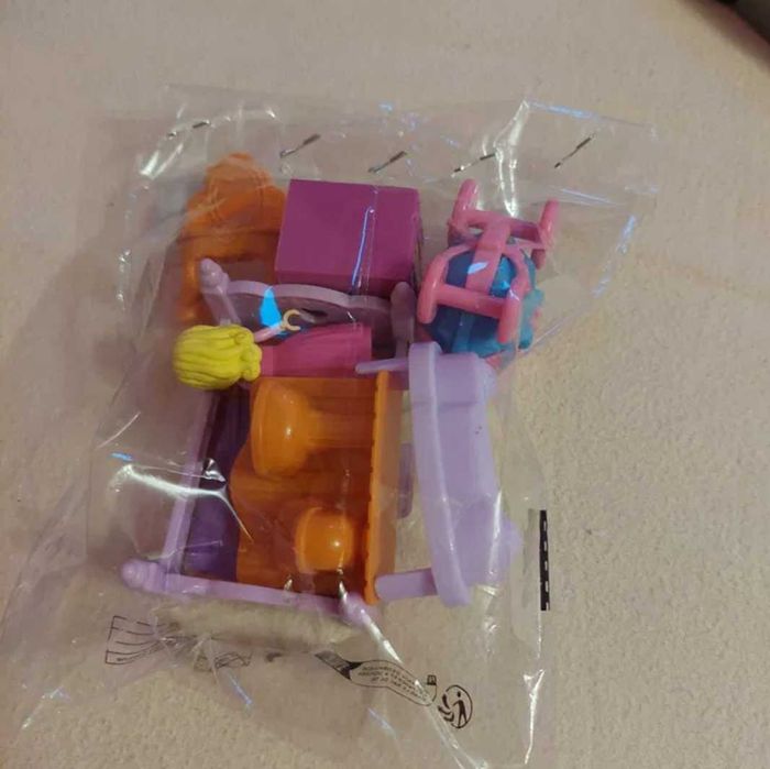 Set Disney Princess Frumoasa Adormita cu mobilier