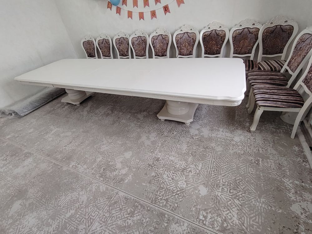 Продаю стол и стулья бу