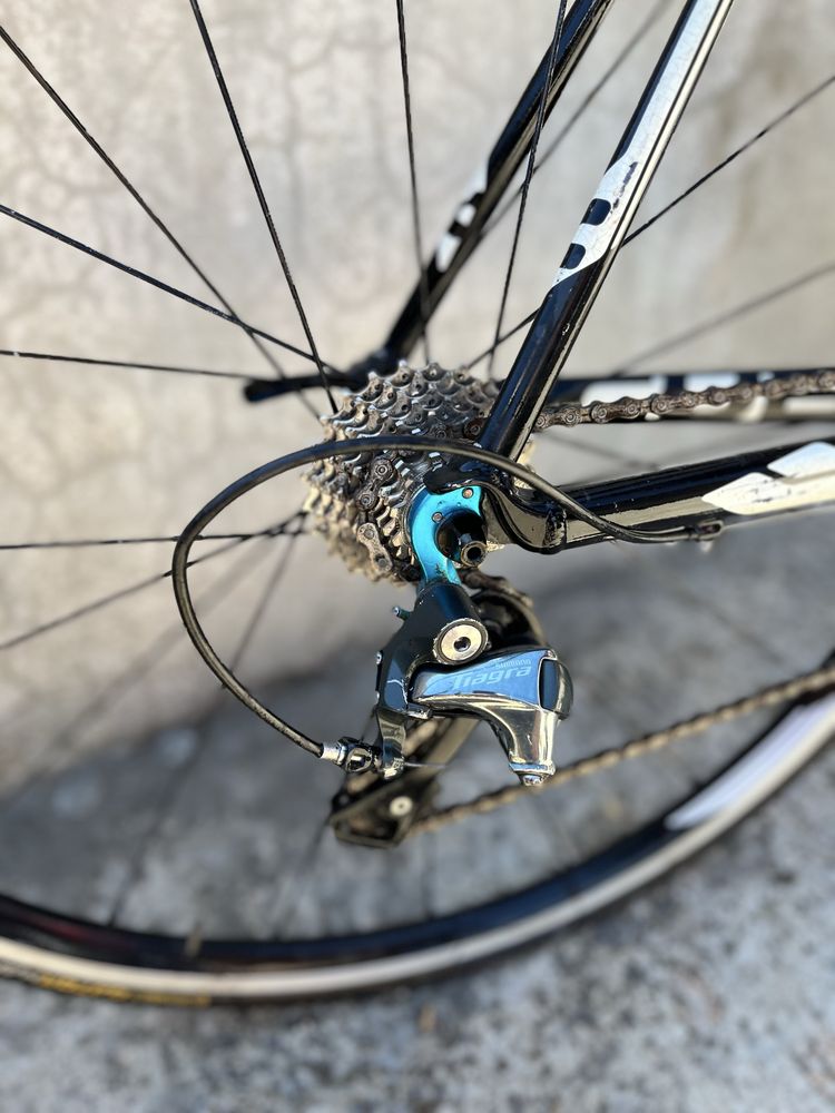 Cube Peloton RFR – cursieră sportivă cu grup Shimano Tiagra