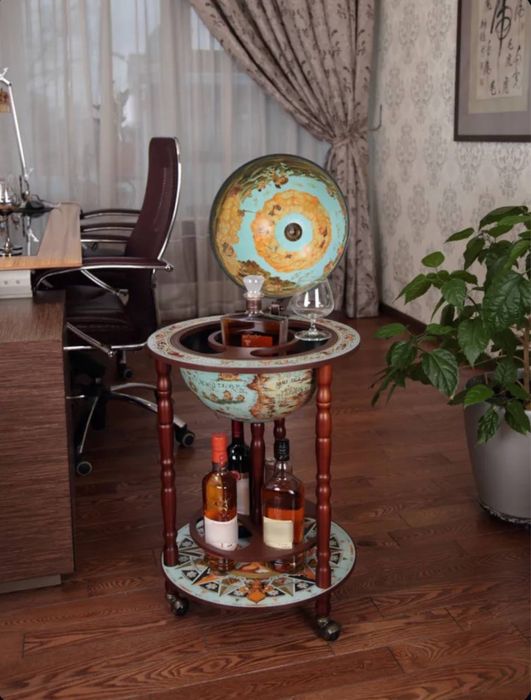 Глобус-бар напольный.