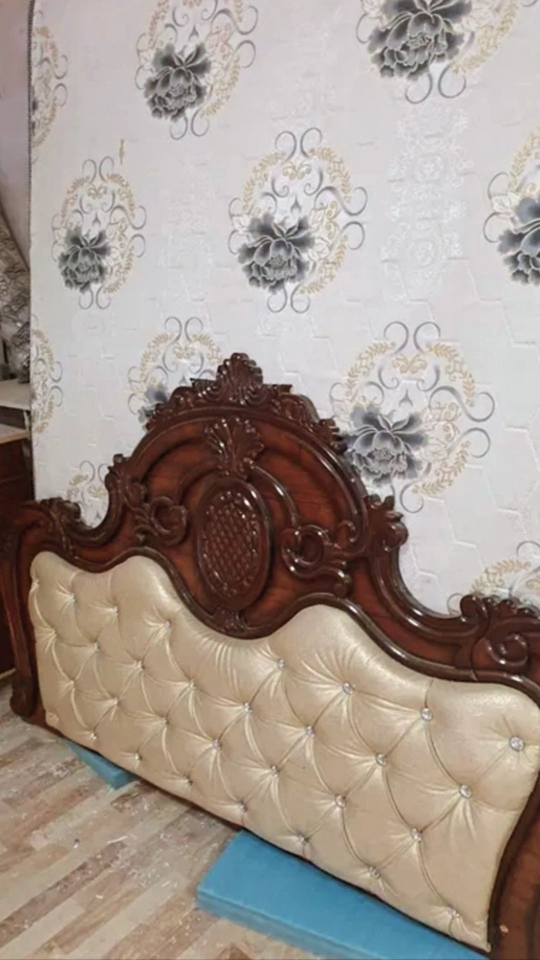 Продам спальный гарнитур