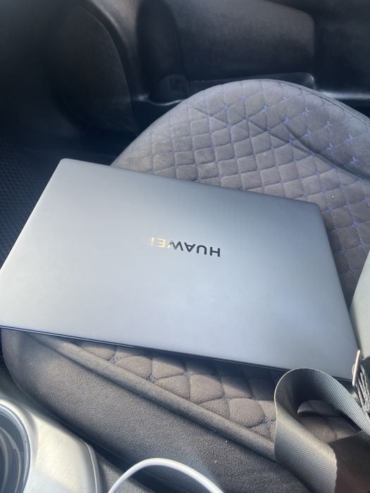 HUAWEI ноутбук00