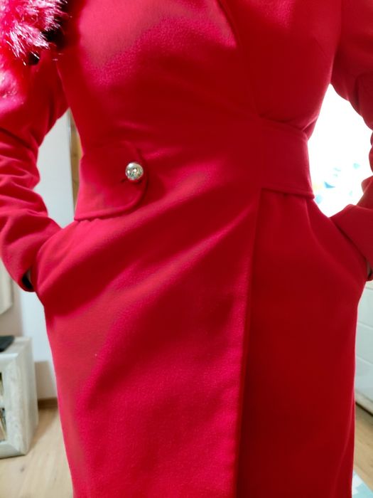 Palton rosu cu blanita detasabila 40