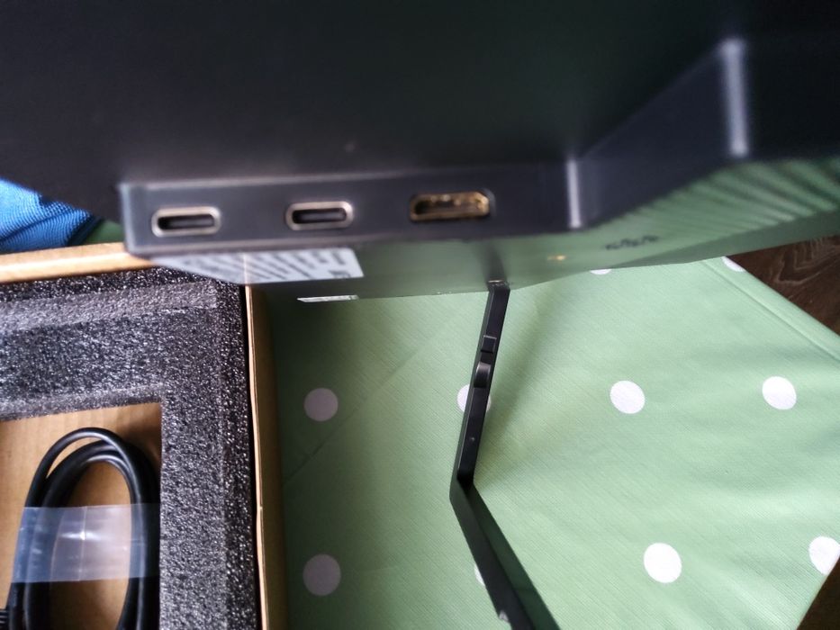 Monitor portabil de 15,6