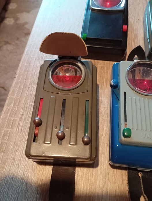 Lot de 8 lanterne vechi + busolă cadou