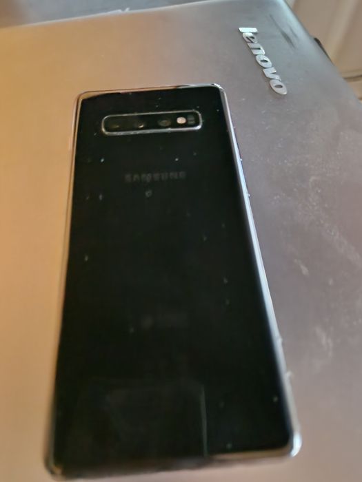 Samsung s10  plus dual sim 128 giga 8 ram