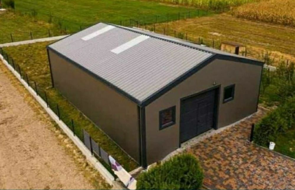 Vand hala metalica cu dimensiunea de 12,5×32×4,5 metri