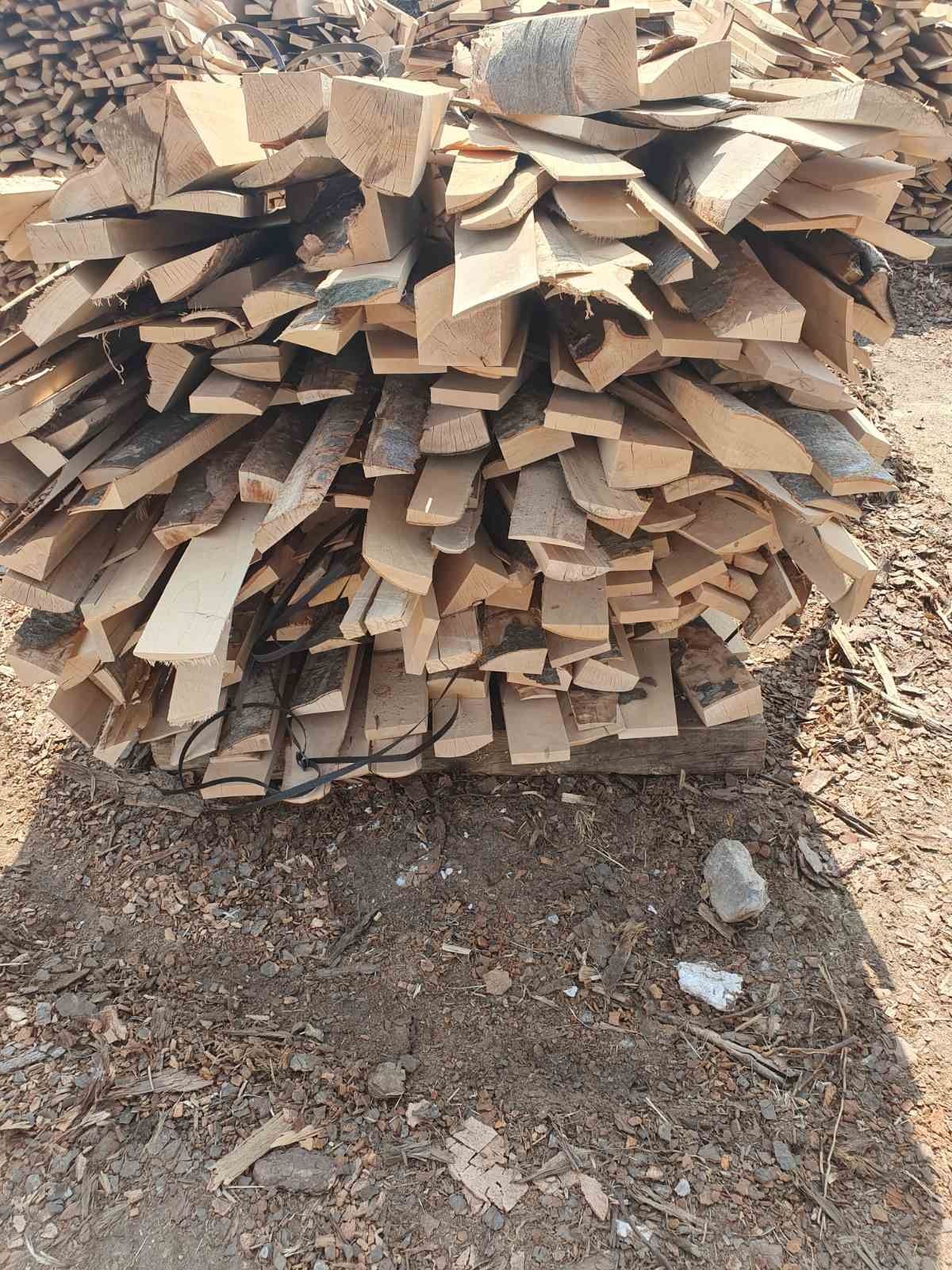 Дърва за огрев изрезки