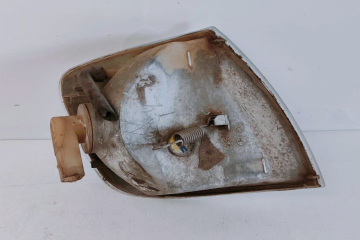 Semnalizator stanga 18A120B Volkswagen VW Polo a 3-a generatie 6N (fa