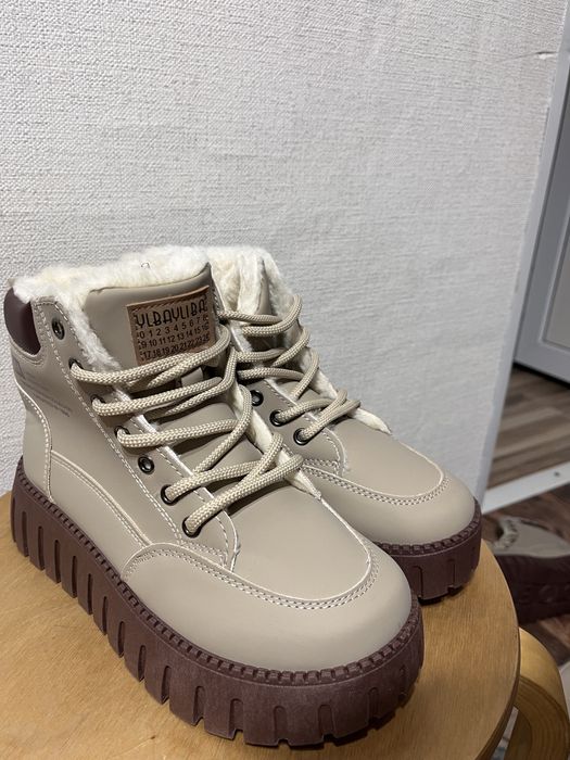 Продам женские ботинки. Зима