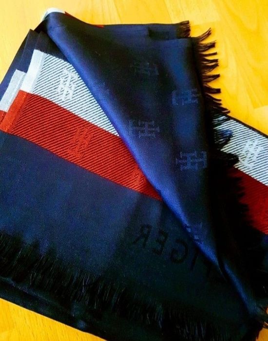 Esarfa/sal Tommy Hilfiger, model unisex, new collection