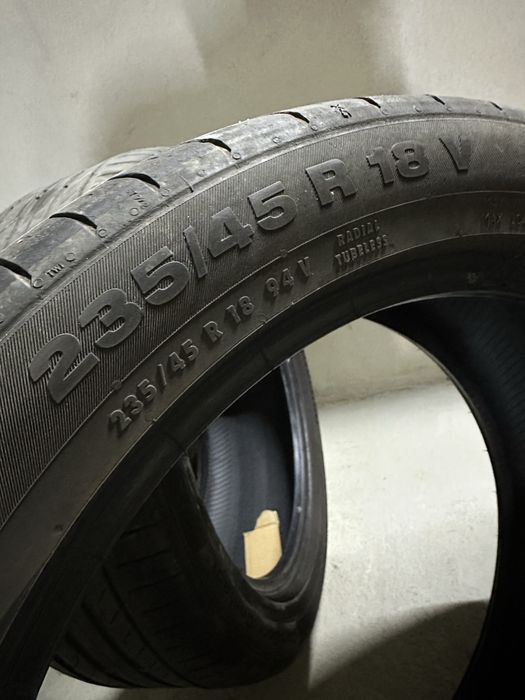 2 cauciucuri Continental 235 45 18