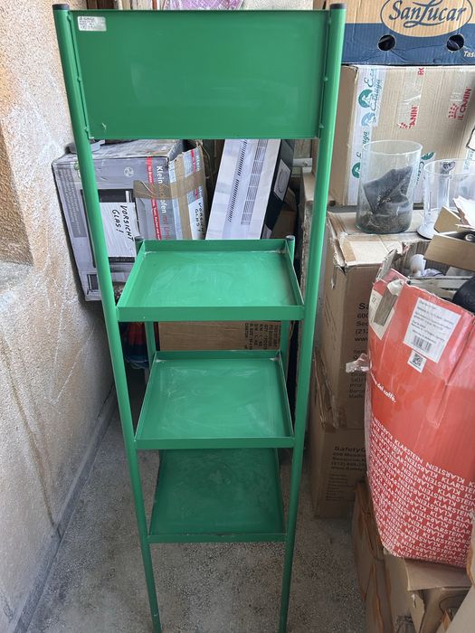 Метален стелаж в Ямбол