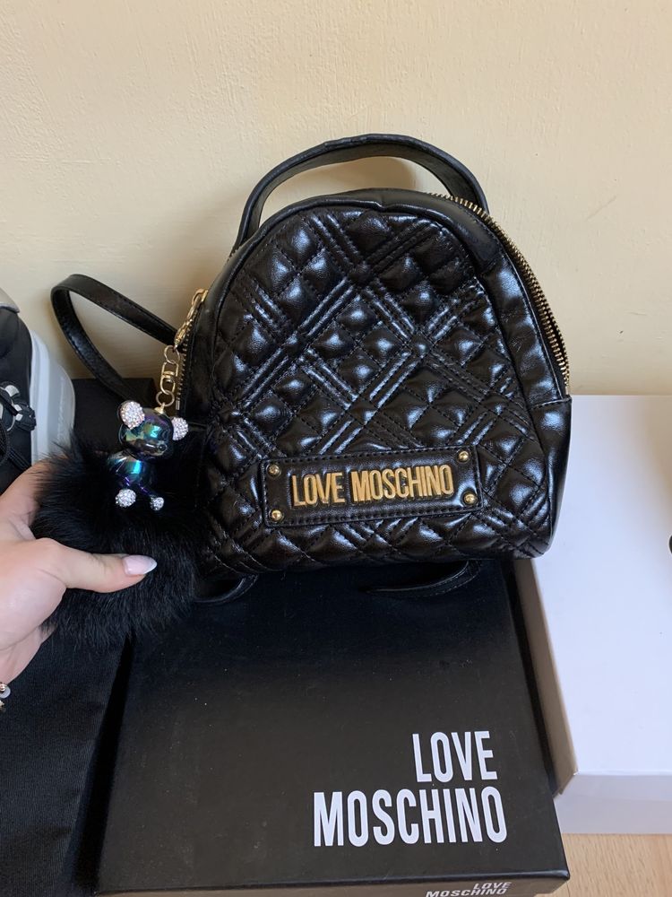 Раница love moschino