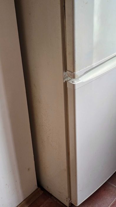 Хладилник liebherr 55×180×60