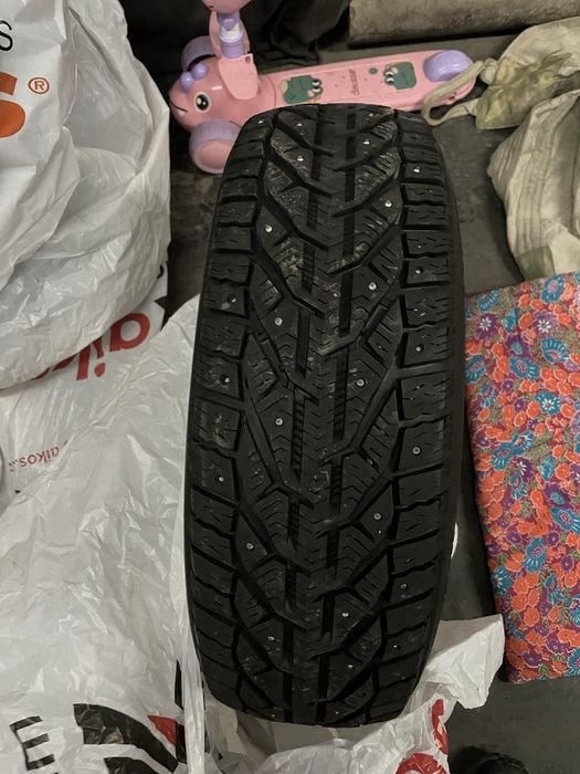 Продам шины 195/65R15