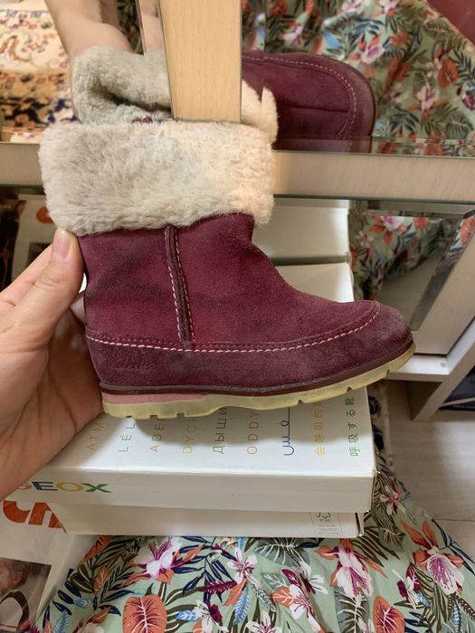 Ботинки Clarks 22,5 размер зима 5000 тг
