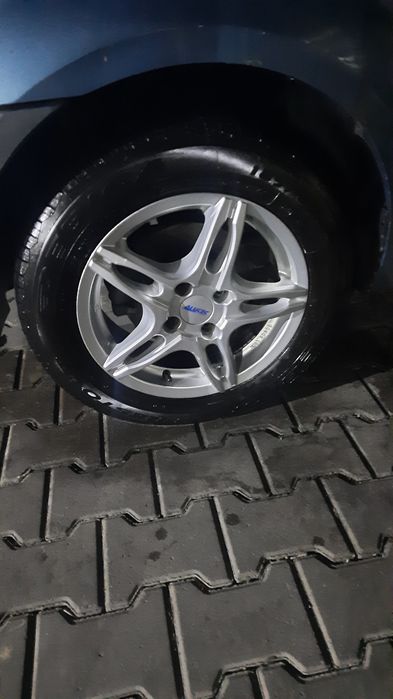 Vand jante alutec r15 cu cauciucuri de vara