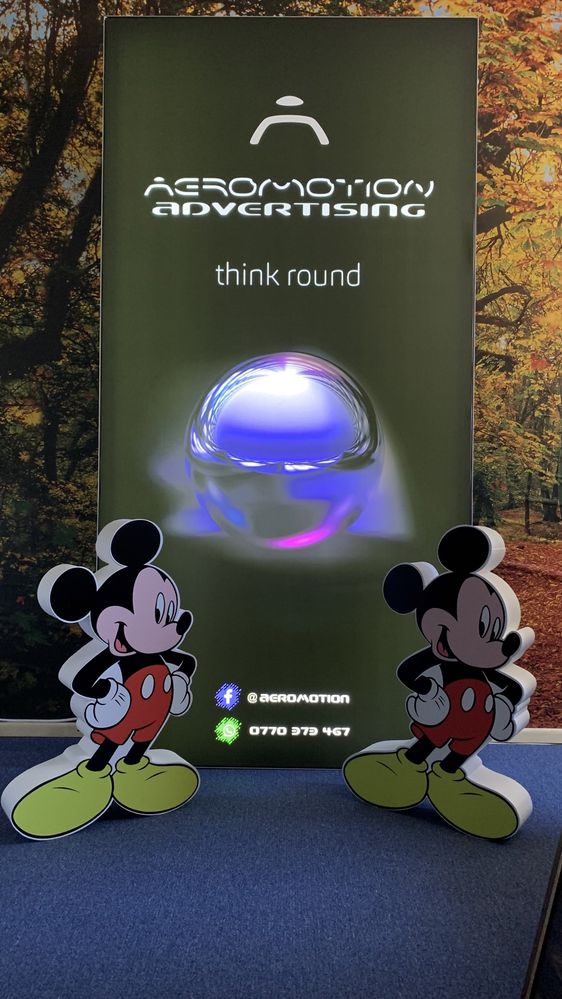 Mickey Mouse din polistiren extrudat cu aplicare de autocolant printat