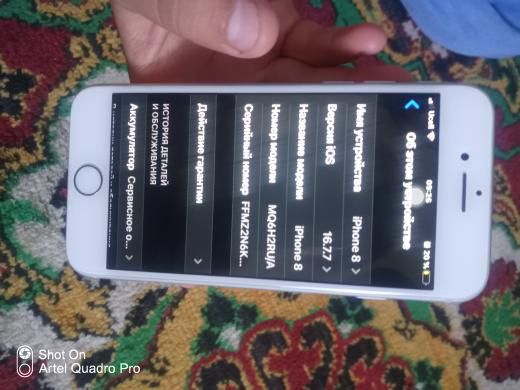 Iphone 8.