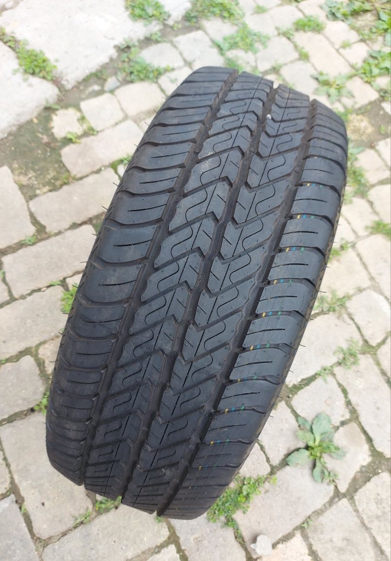 O bucată 225/55 R17C vară - una Dunlop Econo Drive Pirelli Carrier