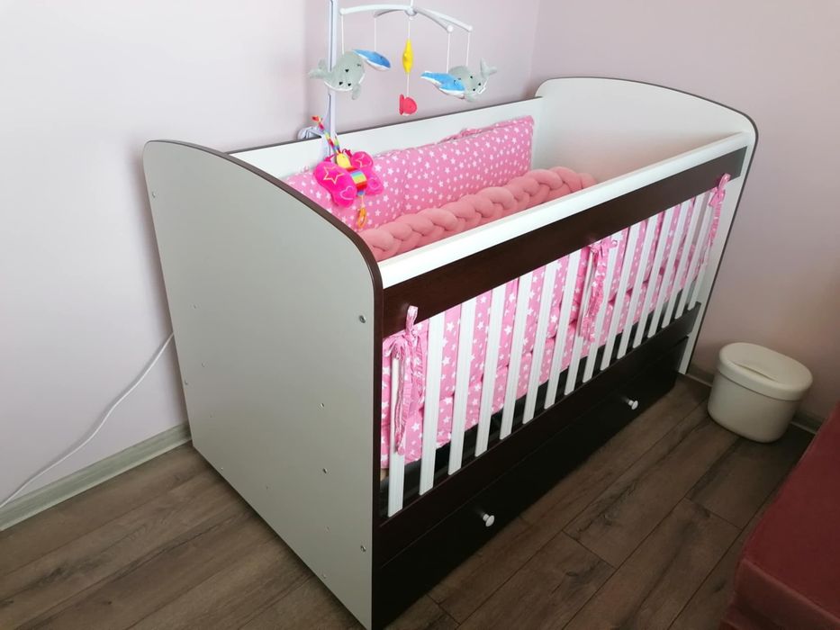 Бебешко легло с матрак и скрин