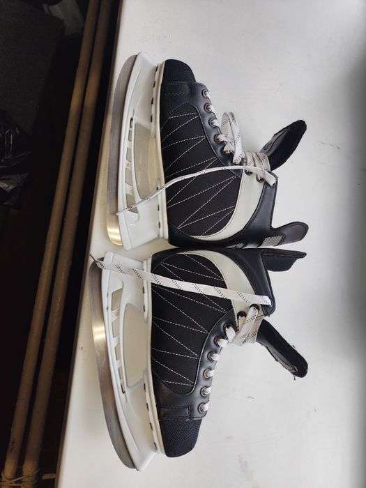 Продаю Коньки Ледорубы почти новые