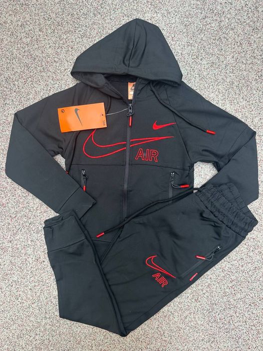 Treninguri și compleuri unisex