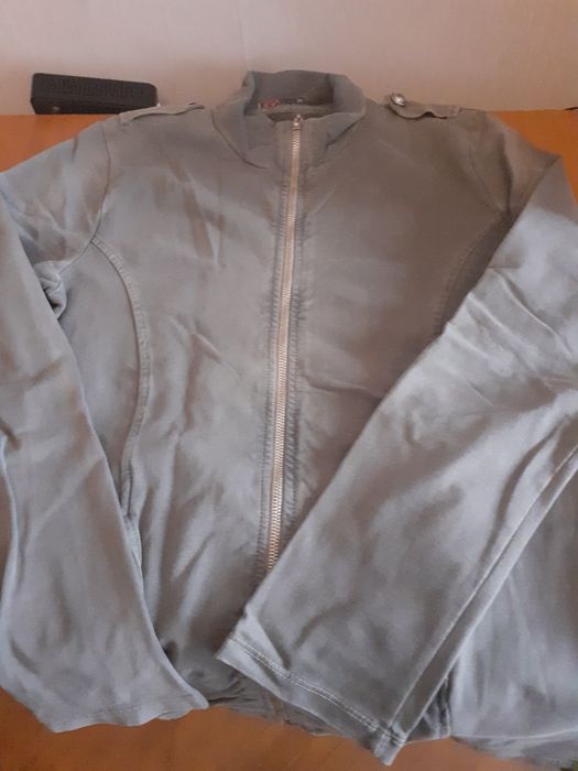 Продавам дамски  якета  Размер s.