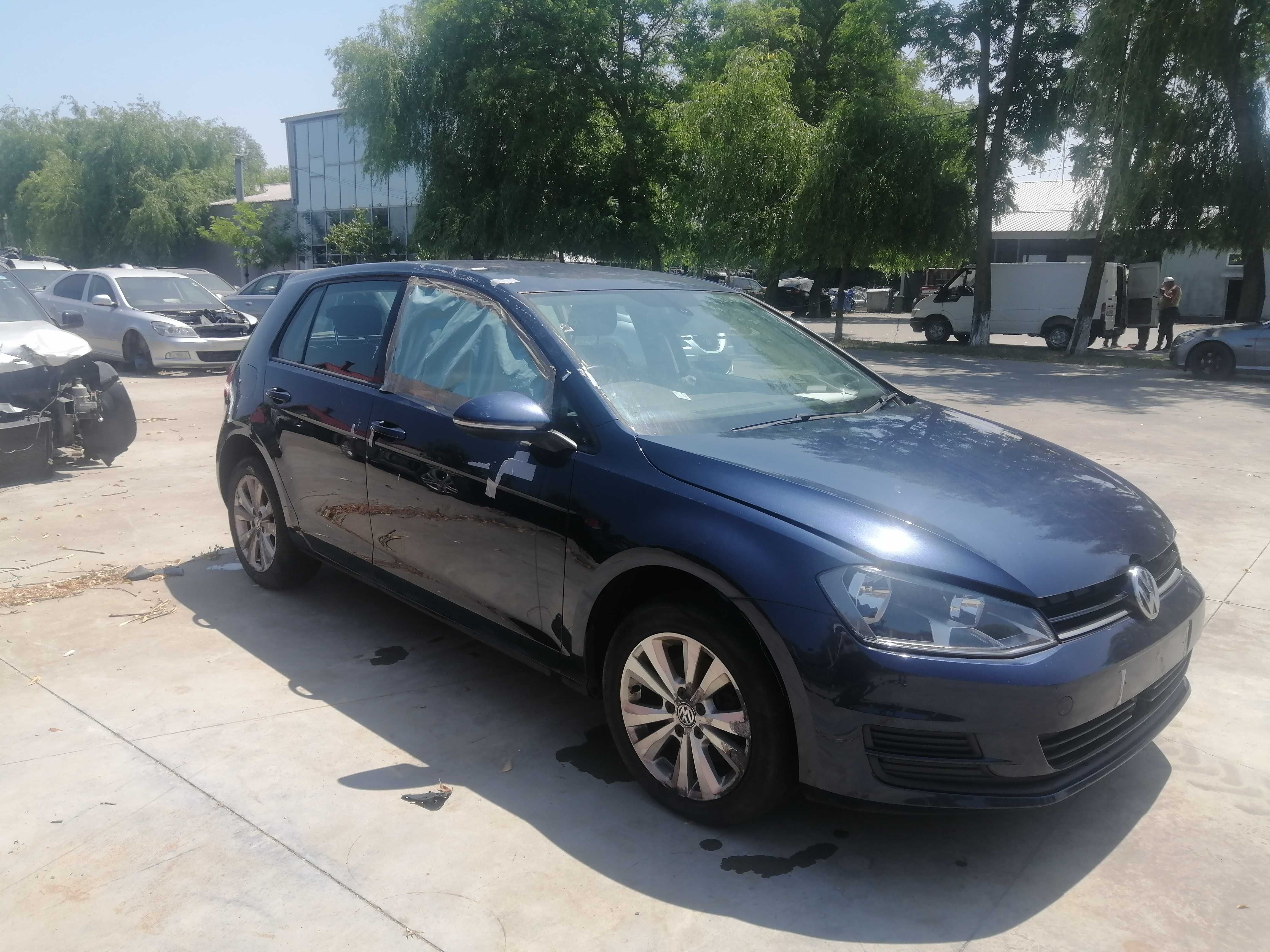Dezmembram Golf 7  motor 1.4l benzina